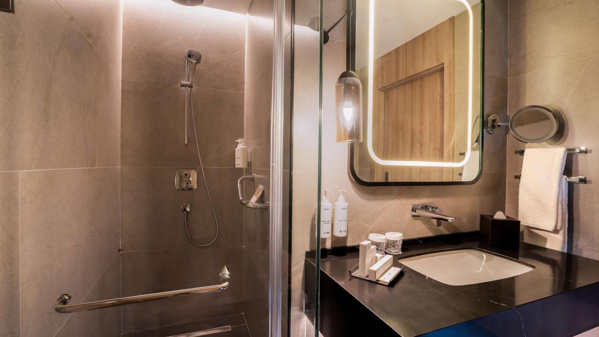 Radisson Hotel Istanbul Merter Exterior photo