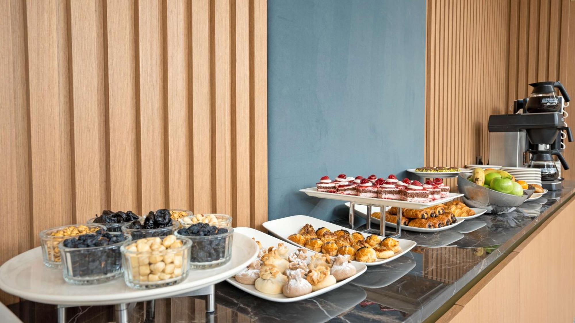 Radisson Hotel Istanbul Merter Exterior photo